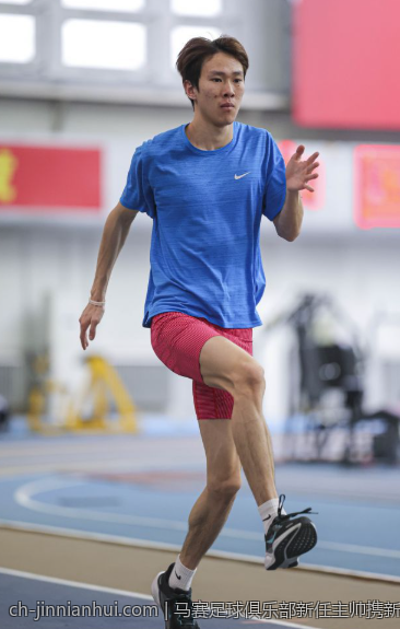 马赛足球俱乐部新任主帅携新战略开启球队新征程